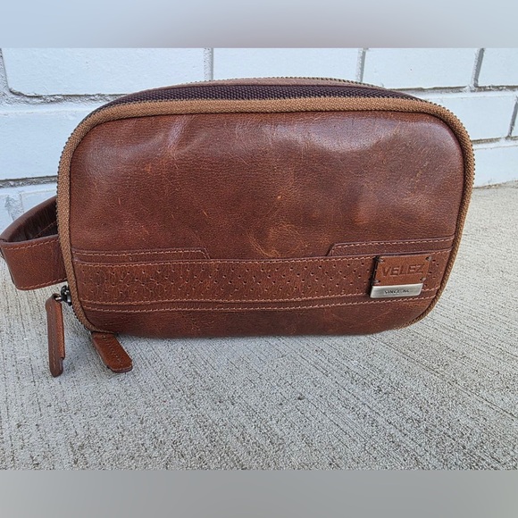 Vélez Men’s Leather Toiletry Bag Dopp Kit Travel Organizer – 8.5” x 5”
